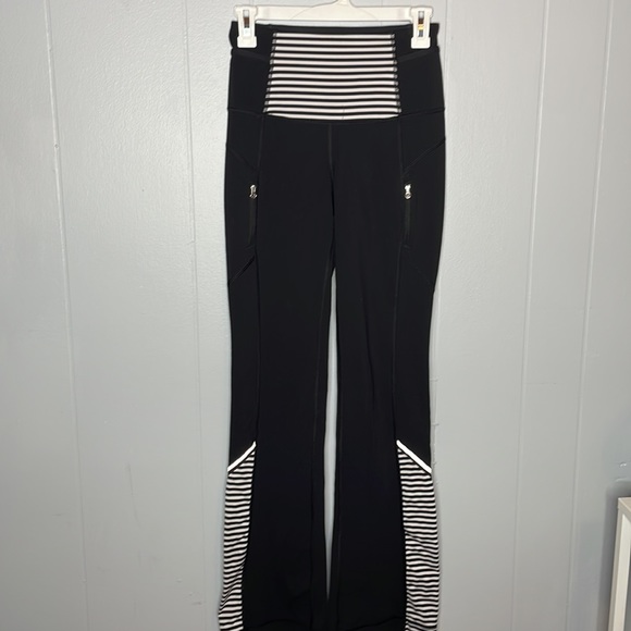 Lululemon Run Ice Queen Black/ White Striped Pants Sz 4 - Picture 2 of 10